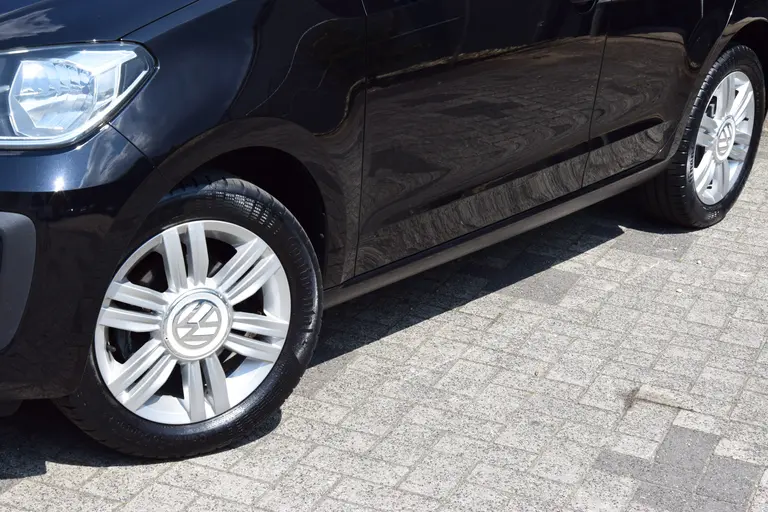 Volkswagen up! 1.0 BMT high up! 60PK | Org. NL | BOVAG Garantie | Cruise Control | Airco | Bluetooth Telefoonverbinding | 15'' Velgen | Parkeersensoren Achter | LED Dagrijverlichting | afbeelding 16