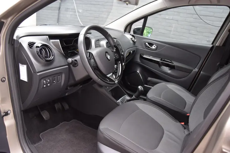 Renault Captur 0.9 TCe 90PK Dynamique | Org. NL | Nieuwe APK | Navigatie | Bluetooth Telefoonverbinding | Parkeersensoren Achter | 17'' Velgen | Keyless Entry | afbeelding 9