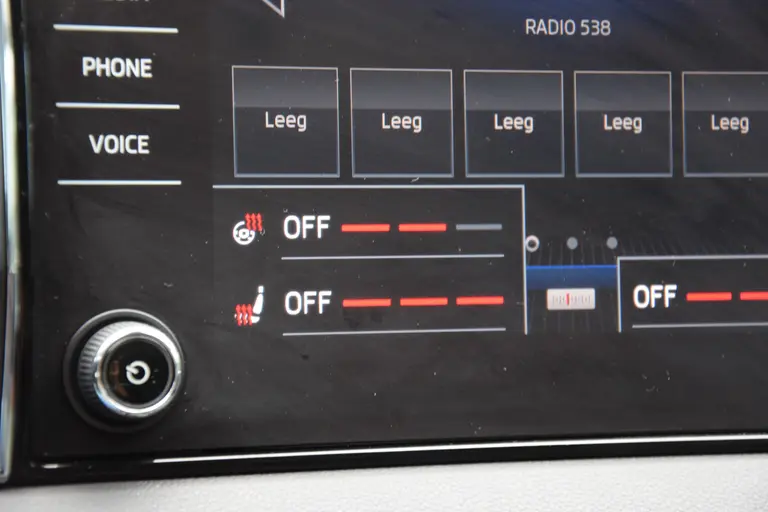 Skoda Karoq 1.5 TSI 150PK ACT Business Edition DSG Automaat | Org. NL | BOVAG Garantie | Trekhaak | Adaptive Cruise Control | Full LED | 18'' Velgen All Season Banden | Stoel/Stuur/Voorruitverwarming | afbeelding 26
