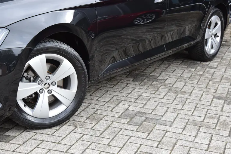 Skoda Superb Combi 1.5 TSI ACT Business Edition Plus | NL-Auto | BOVAG Garantie | Trekhaak | Virtual dashboard | Apple Carplay/Android Auto | Elektrische Bestuurdersstoel | Stoelverwarming | afbeelding 17