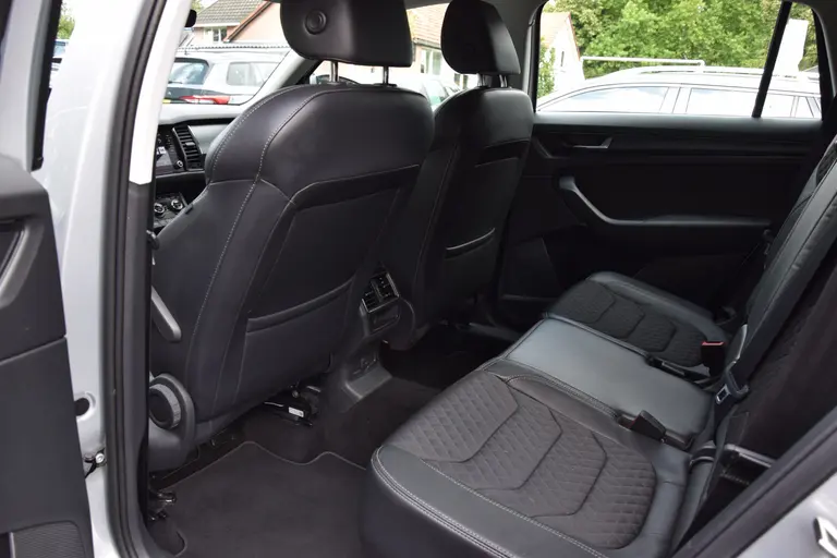 Skoda Kodiaq 1.5 TSI 150PK Business Edition | Org. NL | BOVAG Garantie | Trekhaak | Half Leder | PDC Voor&Achter + Camera | Stoelverwarming | Apple Carplay/Android Auto | Full LED | afbeelding 7