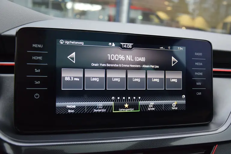 Skoda Scala 1.0 TSI 111PK Sport Business | Org. NL | BOVAG Garantie | Trekhaak (wegklapbaar) | Lederen Bekleding | Panoramadak | Virtual Cockpit | Achteruitrijcamera | Navigatie | Full LED | afbeelding 26