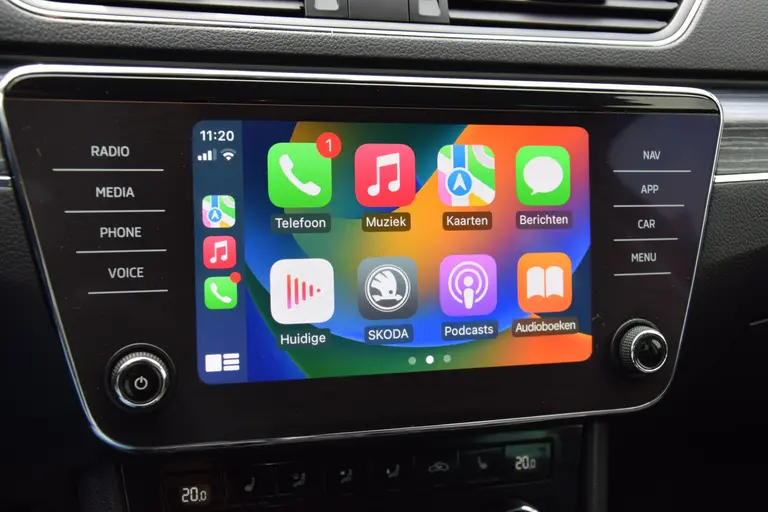 Skoda Superb Combi 1.5 TSI ACT 150PK Business Edition DSG Automaat | Org. NL | BOVAG Garantie | Trekhaak | Virtual dashboard | Apple Carplay/Android Auto | Elektrische bestuurdersstoel met geheugen | Verwarmde voorruit / Voorstoelen | afbeelding 24