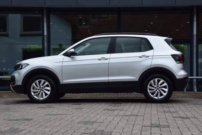 Volkswagen T-Cross 1.0 TSI Life | Org. NL | Fabrieksgarantie 7-2027 | Adaptive Cruise Control | Parkeersensoren Voor&Achter | Apple Carplay/Android Auto | 16'' Velgen | DAB Radio | afbeelding 4