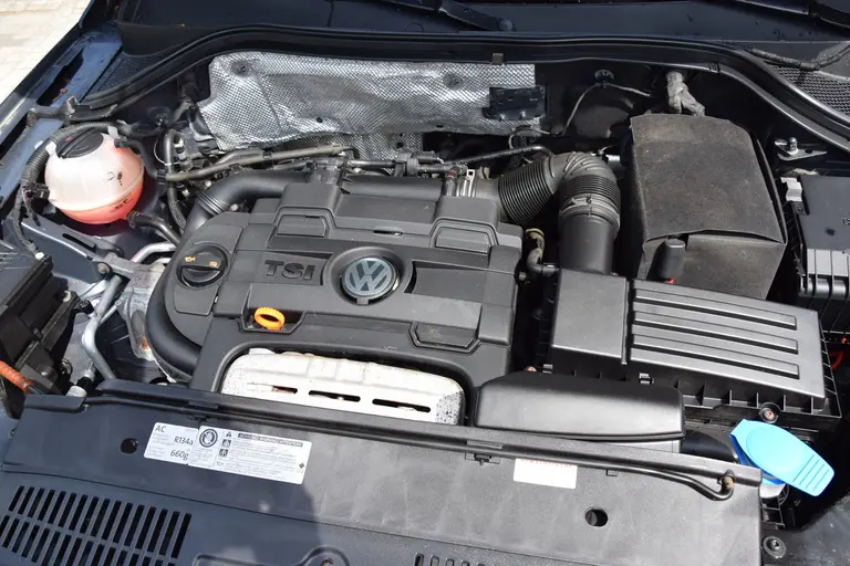 Volkswagen Tiguan 1.4 TSI Sport&Style 160PK | Trekhaak | Navigatie | Volledig Lederen Interieur | Parkeersensoren Achter | Xenon Verlichting | Stoelverwarming | Bluetooth Telefoonverbinding | afbeelding 14
