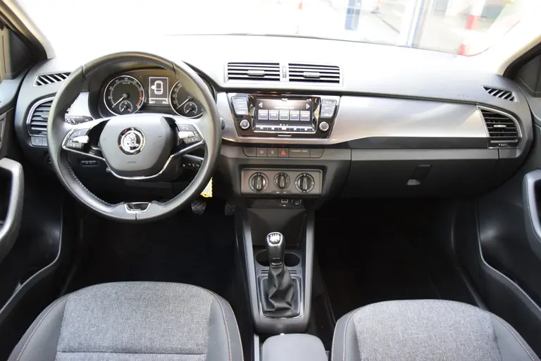 Skoda Fabia Combi 1.0 96PK TSI Business Edition | Org. NL | BOVAG Garantie | Apple Carplay/Android Auto | 16'' Velgen | PDC Achter | LED Dagrijverlichting | Cruise Control | Airconditioning | afbeelding 6