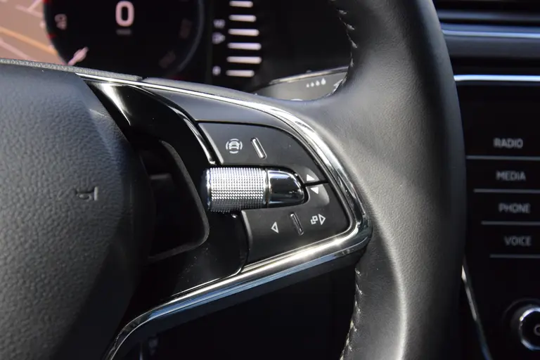 Skoda Superb Combi 1.5 TSI ACT Business Edition Plus | NL-Auto | BOVAG Garantie | Trekhaak | Virtual dashboard | Apple Carplay/Android Auto | Elektrische Bestuurdersstoel | Stoelverwarming | afbeelding 26