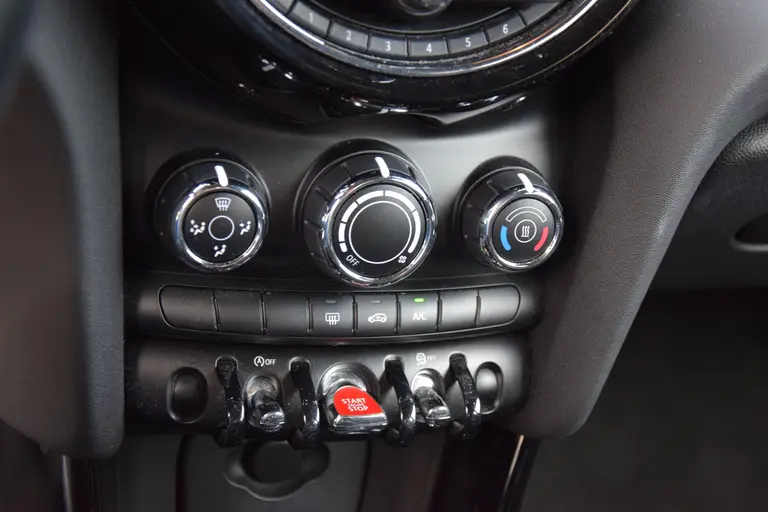 MINI Mini 1.2 One Business | Org. NL | BOVAG Garantie | Navigatie | Bluetooth Telefoonverbinding | Cruise Control | Airco | 15'' Velgen | Multifunctioneel Stuurwiel | afbeelding 16