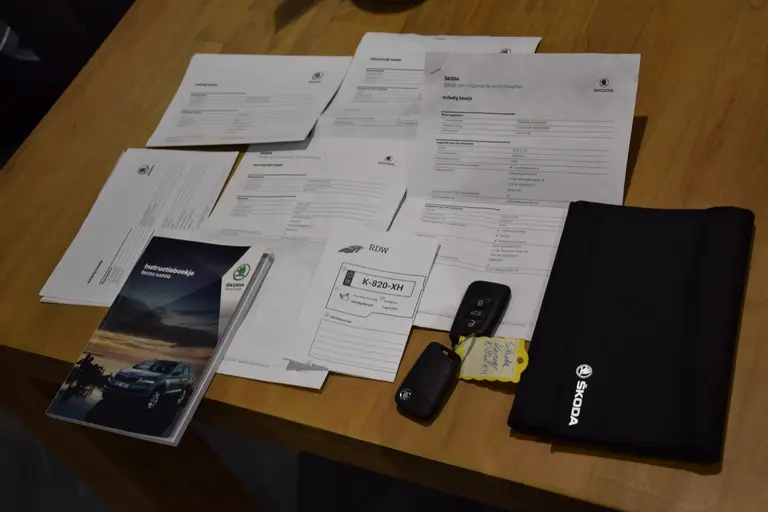 Skoda Karoq 1.5 TSI 150PK ACT Sportline Business | BOVAG Garantie | Org. NL | Trekhaak | Vitrual Cockpit | Achteruitrijcamera | Stoel&Stuurverwarming | 19'' Velgen | Full LED | afbeelding 14