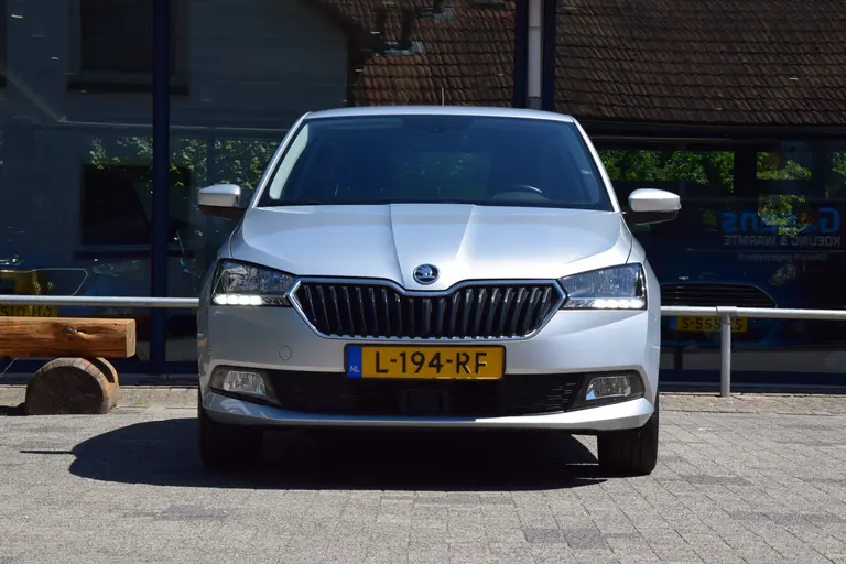 Skoda Fabia 1.0 TSI 96PK Ambition | Org. NL | BOVAG Garantie | Cruise & Climate Control | Parkeersensoren | 15'' Velgen | Apple Carplay/ Android Auto | LED Dagrijverlichting | afbeelding 11