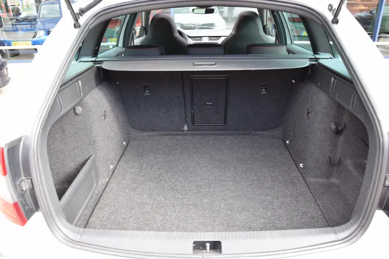 Skoda Octavia Combi 1.5 TSI Greentech Sport Business DSG Automaat | Org. NL | BOVAG Garantie | Trekhaak | Panoramadak | Stoelverwarming | DAB Radio | PDC Voor&Achter | afbeelding 30