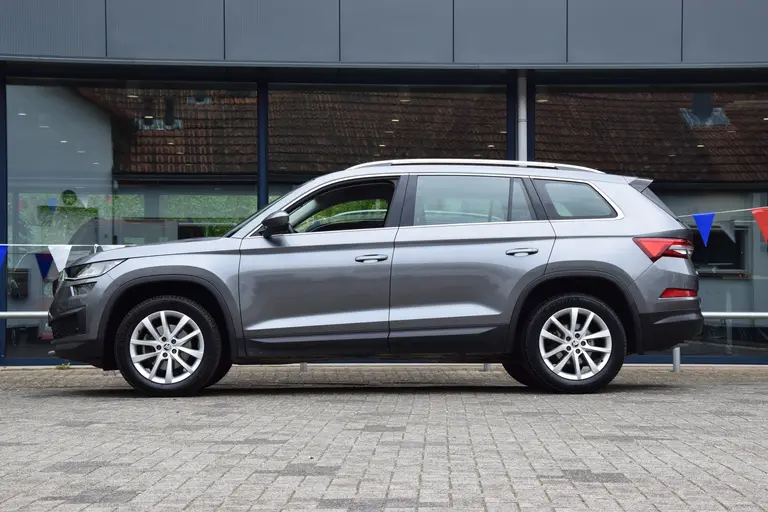 Skoda Kodiaq 1.5 TSI 150PK Business Edition 7p / 7 persoons | Org. NL | BOVAG Garantie | Apple CarPlay | Lederen Bekleding | Trekhaak | Achteruitrijcamera | Virtual Cockpit | Full LED | afbeelding 4