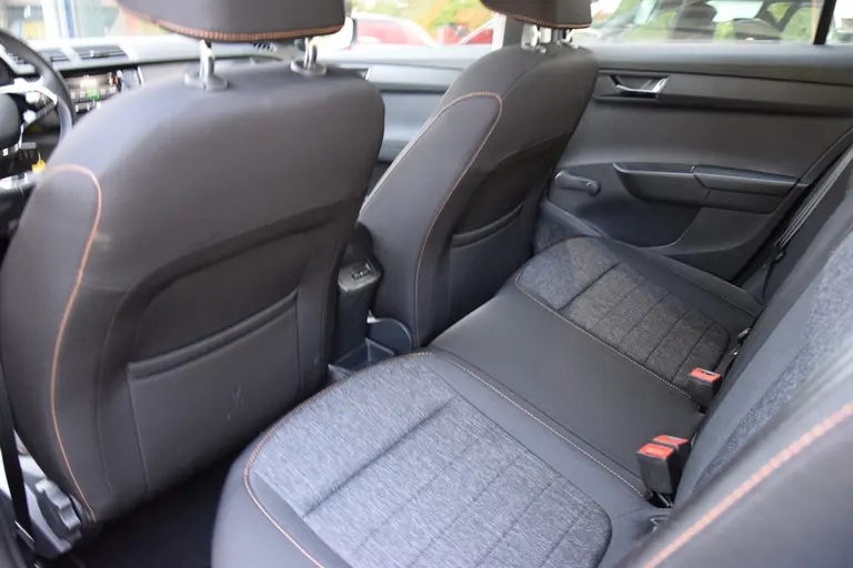 Skoda Fabia Combi 1.0 96PK TSI Business Edition | Org. NL | BOVAG Garantie | Apple Carplay/Android Auto | 16'' Velgen | PDC Achter | LED Dagrijverlichting | Cruise Control | Airconditioning | afbeelding 7