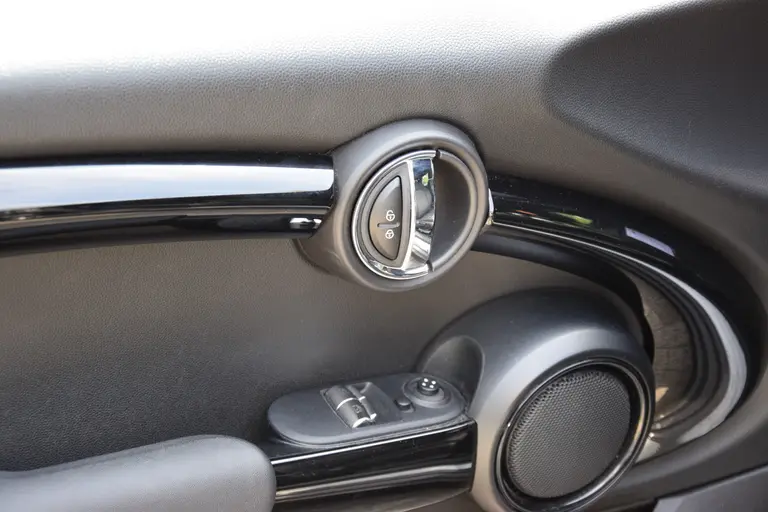 MINI Mini 1.2 One Business | Org. NL | BOVAG Garantie | Navigatie | Bluetooth Telefoonverbinding | Cruise Control | Airco | 15'' Velgen | Multifunctioneel Stuurwiel | afbeelding 25