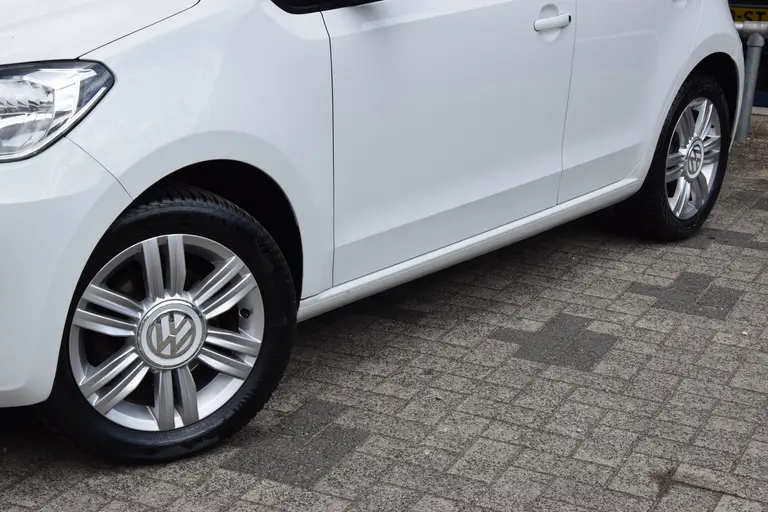 Volkswagen up! 1.0 75PK BMT high up! Automaat | Org. NL | BOVAG Garantie | Achteruitrijcamera | Cruise&Climate Control | Stoelverwarming | Parkeersensoren | Bluetooth | DAB Radio | afbeelding 16