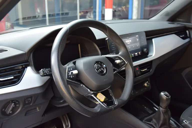Skoda Kamiq 1.0 TSI 111PK Sport Business | Org. NL | BOVAG Garantie | Trekhaak | Virtual Cocpit | Sportstoelen | Cruise&Climate Control | PDC Achter | Apple Carplay/ Android Auto | afbeelding 19