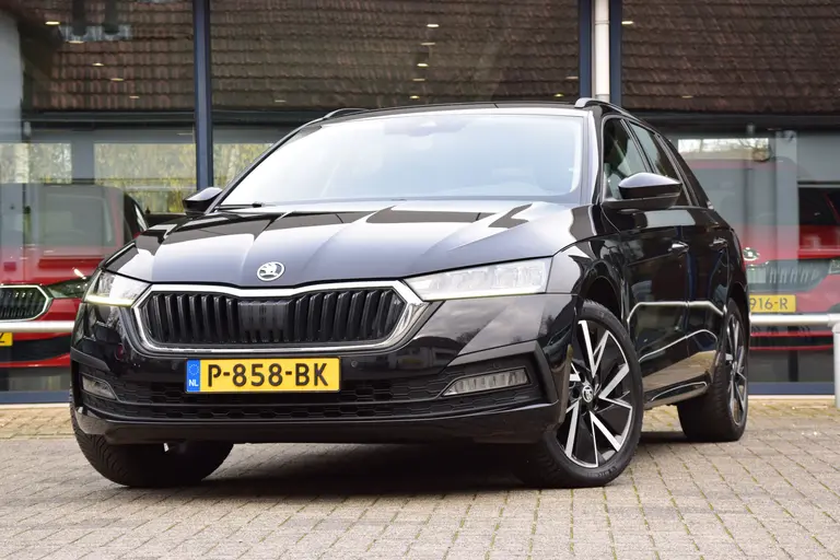 Skoda Octavia Combi 1.4 TSI iV 150PK PHEV Business Edition | Org. NL | BOVAG Garantie | Plug in Hybride | Virtual Cockpit | Navigatie | Full LED | PDC Voor&Achter | Elektrische Kofferklep | afbeelding 2