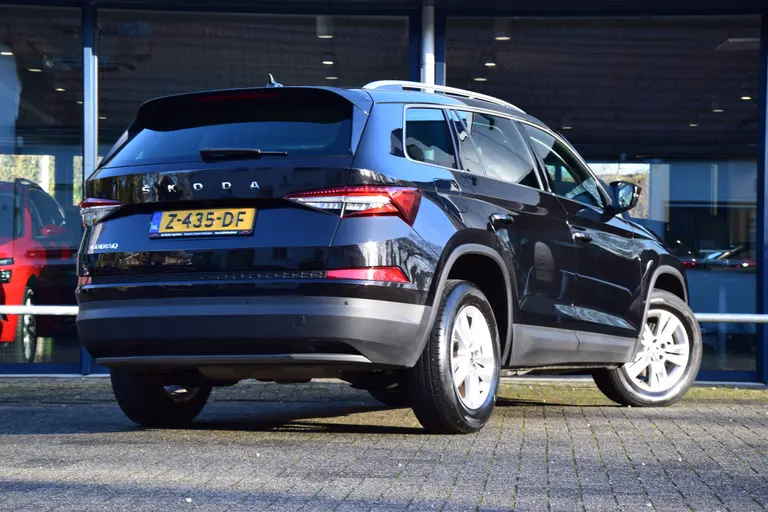 Skoda Kodiaq 1.5 TSI 150PK TSI Business Edition 7p (7 Persoons) DSG Automaat | Rijklaar incl. BOVAG Garantie | Achteruitrijcamera | Virtual Cockpit | Adaptive Cruise Control | 17'' Velgen | afbeelding 3