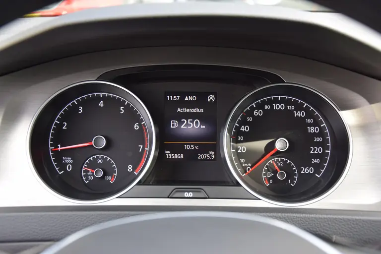 Volkswagen Golf 1.0 TSI Business Edition Connected DSG Automaat | Org. NL | BOVAG Garantie | Achteruitrijcamera | Navigatie | Cruise&Climate Control | All Season Banden | 16'' Velgen | afbeelding 15