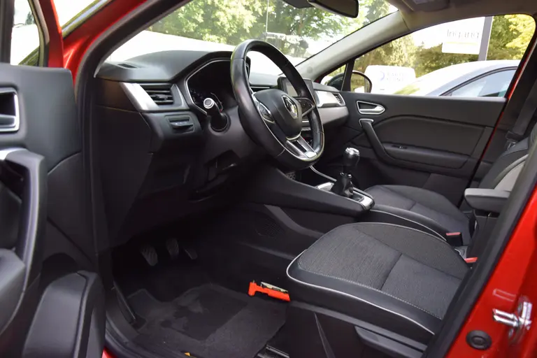 Renault Captur 1.0 TCe 100 Intens | BOVAG Garantie | Trekhaak | All Season Banden | Navigatie | Achteruitrijcamera | PDC Voor&Achter | Apple Carplay | Full LED | Dealer Onderhouden | afbeelding 9