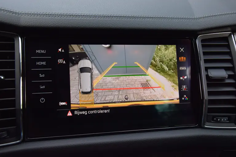 Skoda Kodiaq 1.5 TSI 150PK Business Edition Plus DSG Automaat | Org. NL | BOVAG Garantie | Trekhaak | Achteruitrijcamera | Adaptieve cruise control | Stoelverwarming | PDC Voor+Achter | afbeelding 24