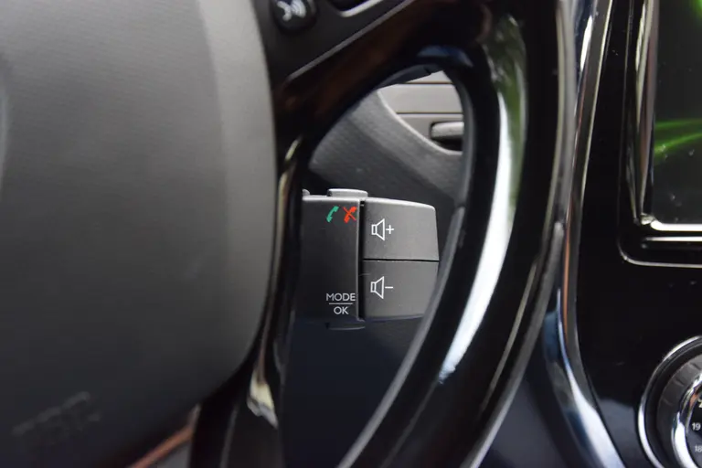 Renault Captur 0.9 TCe 90PK Dynamique | Org. NL | Nieuwe APK | Navigatie | Bluetooth Telefoonverbinding | Parkeersensoren Achter | 17'' Velgen | Keyless Entry | afbeelding 26