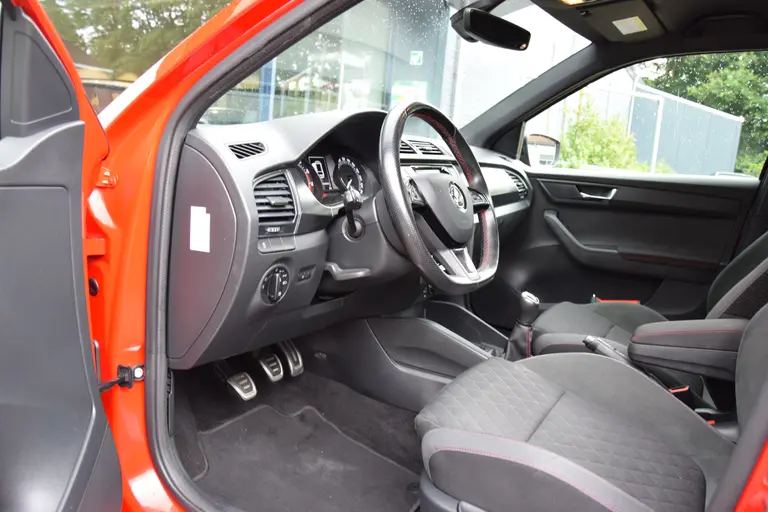Skoda Fabia Combi 1.0 TSI 96PK Monte Carlo | Org. NL | rijklaar incl. BOVAG Garantie |  Automatische Airco | Stoelverwarming | Parkeersensoren | Cruise Control | afbeelding 9
