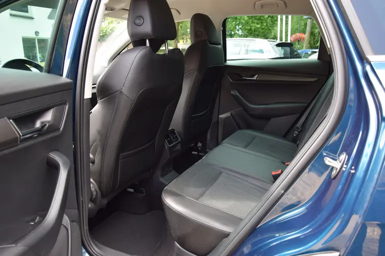 Skoda Karoq 1.5 TSI 150PK ACT Business Edition DSG Automaat | Org. NL | BOVAG Garantie | Trekhaak | Adaptive Cruise Control | Full LED | 18'' Velgen All Season Banden | Stoel/Stuur/Voorruitverwarming | afbeelding 7