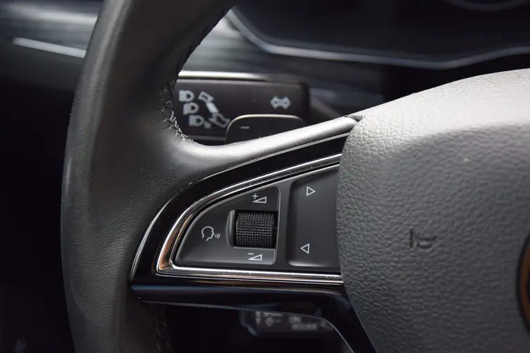 Skoda Superb Combi 1.5 TSI ACT 150PK Business Edition DSG Automaat | Org. NL | BOVAG Garantie | Trekhaak | Virtual dashboard | Apple Carplay/Android Auto | Elektrische bestuurdersstoel met geheugen | Verwarmde voorruit / Voorstoelen | afbeelding 31
