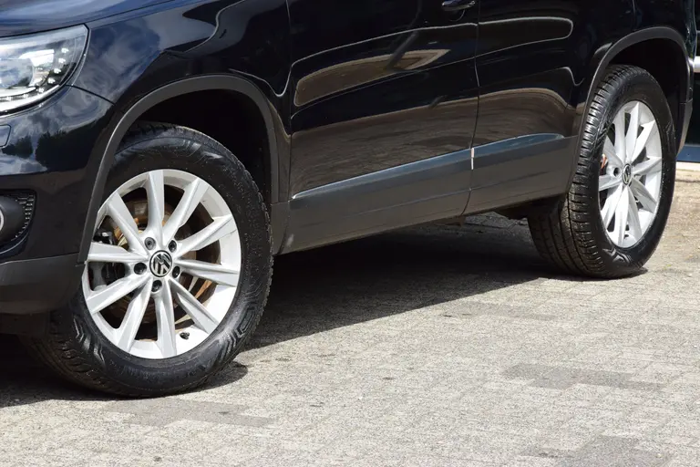 Volkswagen Tiguan 1.4 TSI Sport&Style 160PK | Trekhaak | Navigatie | Volledig Lederen Interieur | Parkeersensoren Achter | Xenon Verlichting | Stoelverwarming | Bluetooth Telefoonverbinding | afbeelding 17