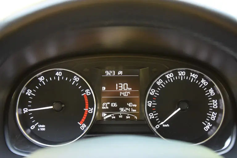 Skoda Fabia Combi 1.0 TSI Ambition 96PK | BOVAG Garantie | 15'' Velgen | Speed Limiter | Parkeersensoren Achter | Airconditioning | Apple Carplay/ Android Auto | afbeelding 15