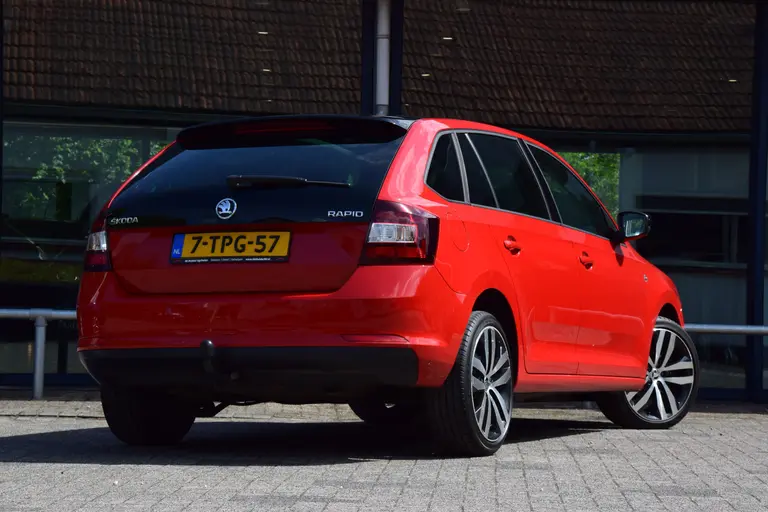 Skoda Rapid Spaceback 1.2 TSI Greentech Ambition Businessline Pro | Org. NL | Trekhaak | APK 6-2026 | Panoramadak | 17'' Velgen | Cruise Control | Airco | DAB+ Radio | afbeelding 2