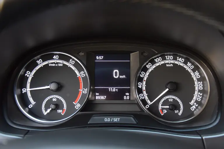 Skoda Fabia Combi 1.0 TSI 96PK Business Edition | Org. NL | BOVAG Garantie | Trekhaak | 16'' Velgen | Alle Season Banden | Apple Carplay/ Android Auto | PDC Achter | Cruise&Climate Control | afbeelding 14