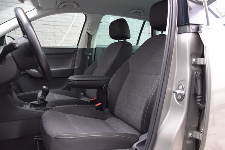 Skoda Rapid Spaceback 1.2 TSI 86PK Greentech Elegance Businessline Pro | BOVAG Garantie | NL-Auto | Navigatie | Parkeersensoren Achter | Cruise & Climate Control |17" Velgen | Bluetooth | Stoelverwarming | afbeelding 10