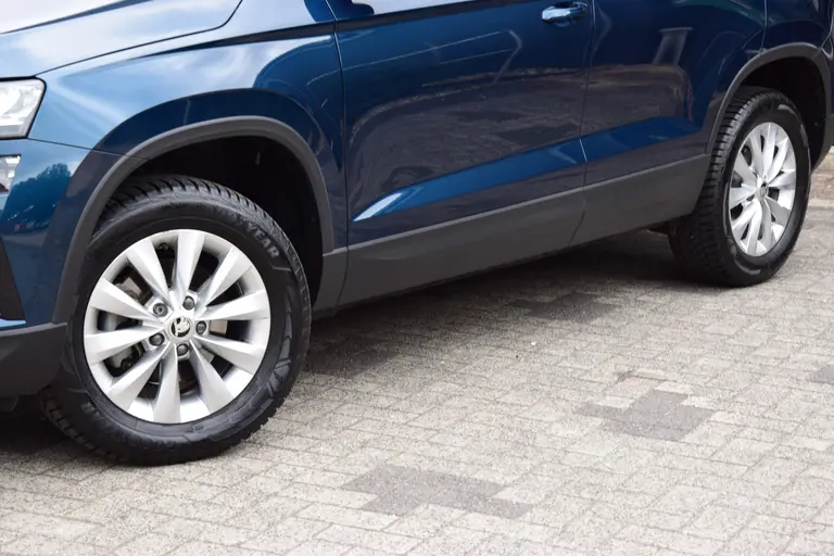 Skoda Karoq 1.0 TSI 110PK Business Edition | Org. NL | incl. BOVAG / Fabrieksgarantie | Navigatie | Full LED | Stoel&Stuurverwarming | Elektrische Kofferklep | Alcantara Bekleding | afbeelding 16