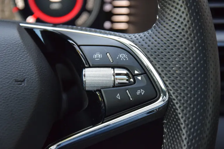 Skoda Karoq 1.5 TSI ACT Sportline Business | Org. NL | BOVAG Garantie | Panoramadak | Virtual Dashboard | Elektrische Achterklep | Achteruitrijcamera | 19'' Velgen | Stuur&Stoelverwarming | afbeelding 27