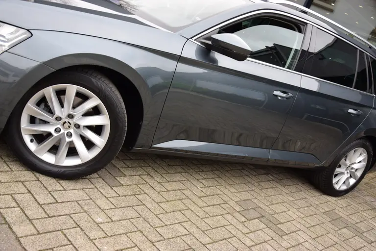 Skoda Superb Combi 1.5 TSI 150K ACT Business Edition DSG Automaat | Org. NL | BOVAG Garantie | Adaptive Cruise Control | Full LED | 17'' Velgen Met All Season Banden | PDC Voor&Achter | afbeelding 17