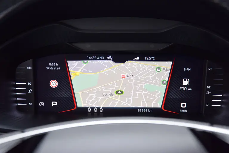 Skoda Karoq 1.5 TSI 150PK ACT Sportline Business DSG Automaat | Org. NL | BOVAG Garantie | 19'' Velgen | Virtual Cockpit | Achteruitrijcamera | Stoel/Stuur&Voorruitverwarming | afbeelding 15