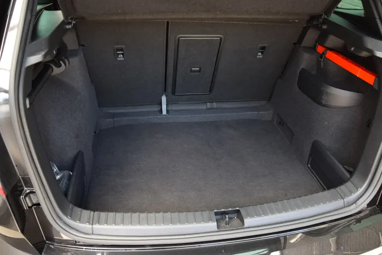 Skoda Karoq 1.5 TSI 150PK ACT Sportline Business | BOVAG Garantie | Org. NL | Trekhaak | Vitrual Cockpit | Achteruitrijcamera | Stoel&Stuurverwarming | 19'' Velgen | Full LED | afbeelding 32