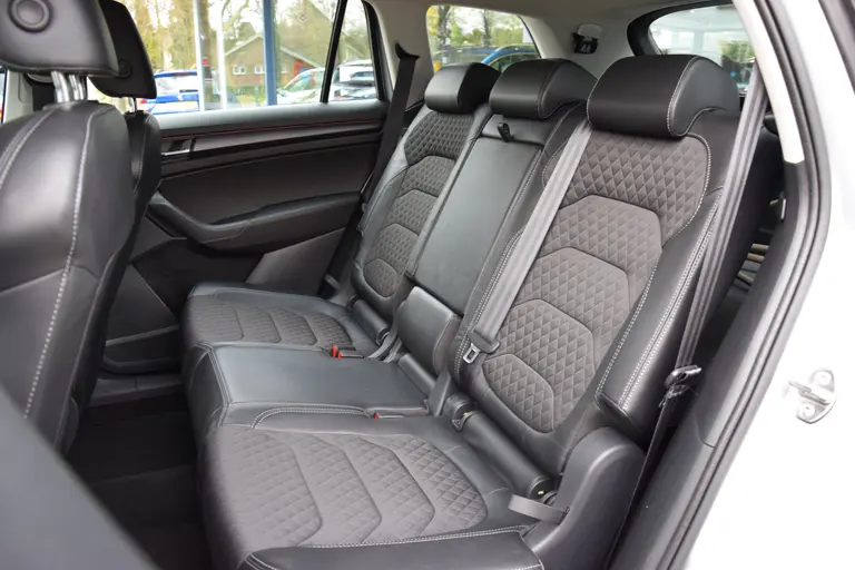 Skoda Kodiaq 1.5 TSI 150PK Business Edition 7-Persoons DSG Automaat | incl. BOVAG Garantie | NL-Auto | Adaptive Cruise Control | Achteruitrijcamera | Stoelverwarming | Navigatie | Full LED | Apple Carplay / Andoid Auto | afbeelding 10
