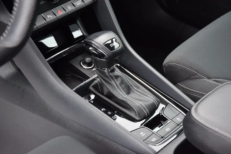 Skoda Karoq 1.5 TSI 150PK ACT Sportline Business DSG Automaat | Org. NL | BOVAG Garantie | 19'' Velgen | Virtual Cockpit | Achteruitrijcamera | Stoel/Stuur&Voorruitverwarming | afbeelding 19