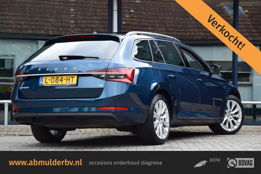 Skoda Superb Combi 1.4 TSI iV 160PK Business Edition Plus PHEV DSG Automaat | Org. NL | BOVAG Garantie | Trekhaak | Virtual dashboard | Apple Carplay/Android Auto | Elektrische Voorstoelen met geheugen | Verwarmde Voorruit + Stoelen |