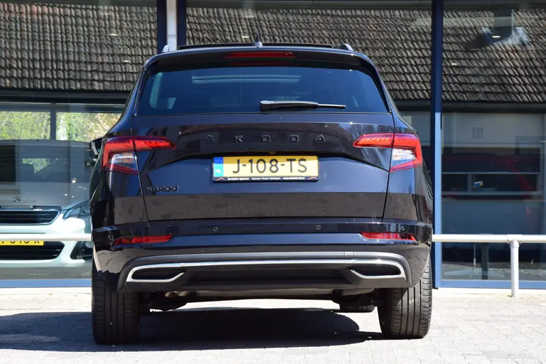 Skoda Karoq 1.5 TSI ACT Sportline Business | Org. NL | BOVAG Garantie | Panoramadak | Virtual Dashboard | Elektrische Achterklep | Achteruitrijcamera | 19'' Velgen | Stuur&Stoelverwarming | afbeelding 11