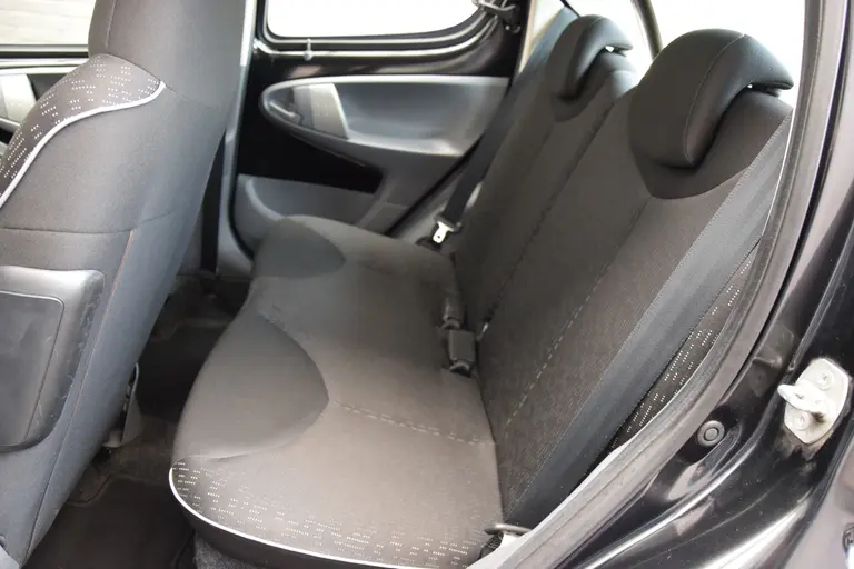 Peugeot 107 1.0-12V XS 5Deurs | Org. NL | 1e Eigenaar | APK 1-2026 | Airconditioning | Elektrische Ramen | Centrale Deurvergrendeling | Toerenteller | afbeelding 8