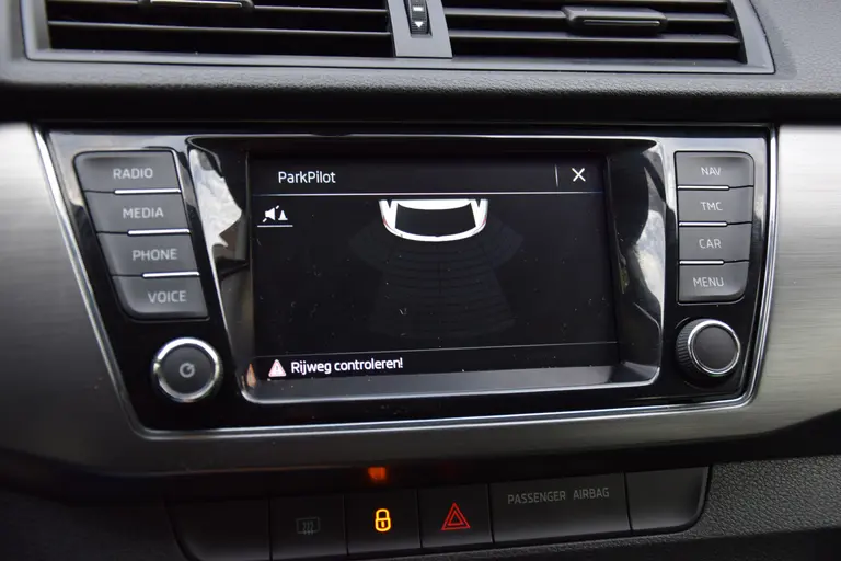 Skoda Fabia Combi 1.0 TSI 96PK Business Edition | incl. BOVAG Garantie | NL-Auto | Lage KM stand NAP | Navigatie | Parkeersensoren | 16'' Velgen | Apple Carplay/Android Auto | Cruise Control | DAB | afbeelding 20