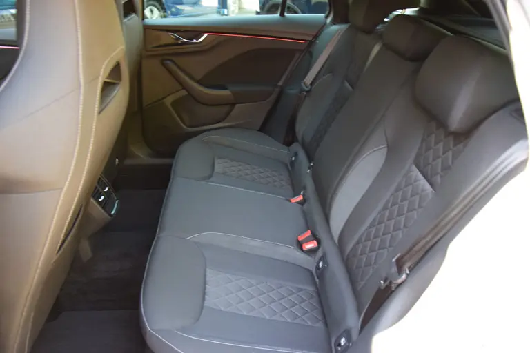 Skoda Scala 1.0 TSI 111PK Sport Business | Org. NL | BOVAG Garantie | Cruise & Climate Control | Parkeersensoren | Full LED | Sportstoelen | Apple Carplay / Android Auto | afbeelding 8