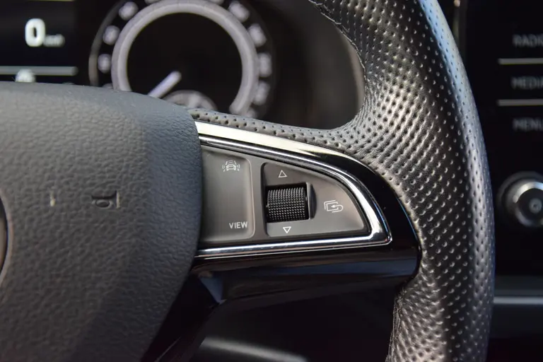 Skoda Scala 1.0 TSI 116PK Sport Business | BOVAG Garantie | NL-Auto | Cruise & Climate Control | Parkeersensoren | Full LED | Sportstoelen | 17'' Velgen | Apple Carplay / Android Auto | afbeelding 24