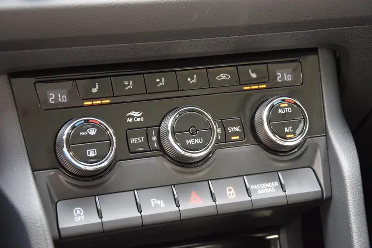Skoda Kodiaq 1.5 TSI 150PK Business Edition | Org. NL | BOVAG Garantie | Trekhaak | Half Leder | PDC Voor&Achter + Camera | Stoelverwarming | Apple Carplay/Android Auto | Full LED | afbeelding 25