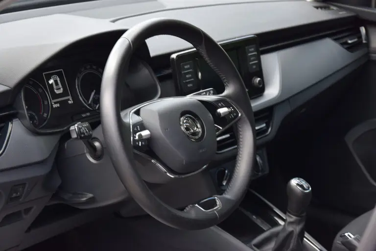 Skoda Kamiq 1.0 TSI Ambition | Org. NL | BOVAG Garantie | Apple Carplay/Android Auto | Cruise Control | Parkeersensoren Achter | Full LED | Airco | 16'' Velgen | Lane Assist | afbeelding 17