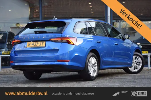 Skoda Octavia Combi 1.0 e-TSI 110PK Business Edition DSG Automaat | Org. NL | BOVAG Garantie | Adaptive Cruise Control | Camera | Apple Carplay/Android Auto | All Season Banden | Virtual Cockpit |